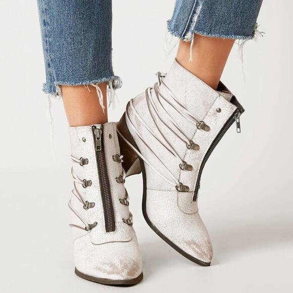 Buckle Shoes - Buckle - Sbicca Peace Keeper Leather Boot - Women's Shoes White | size 7